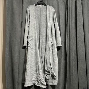 LulaRoe. Sarah. Duster Cardigan. Light Gray. Medium